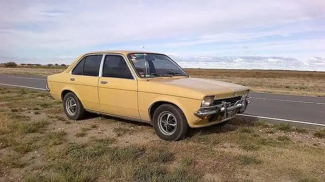 Opel K 180 de perfil